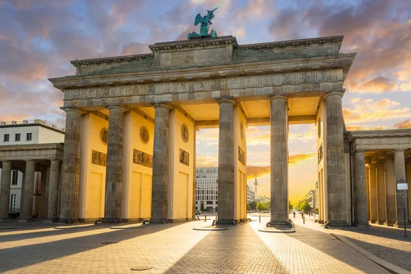 Brandenburgi Kapu Berlinben Csodálatos Napfelkeltét Németország — Stock Fotó
