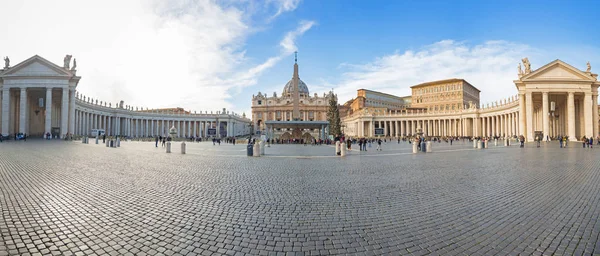 梵蒂冈城 2019年1月10日 梵蒂冈城圣彼得广场和大教堂全景 — 图库照片