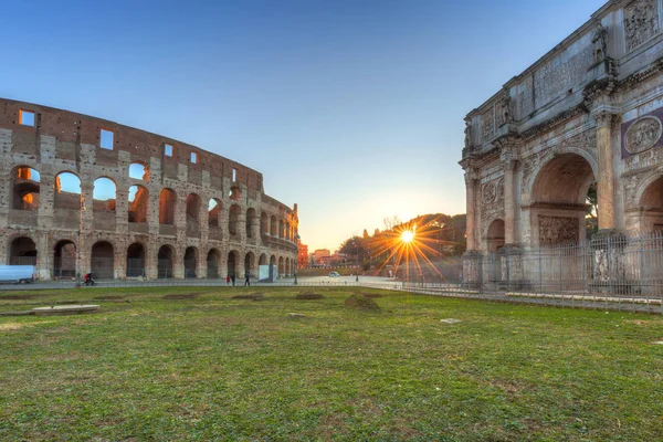 Arco Constantino Coliseo Roma Amanecer Italia — Foto de Stock