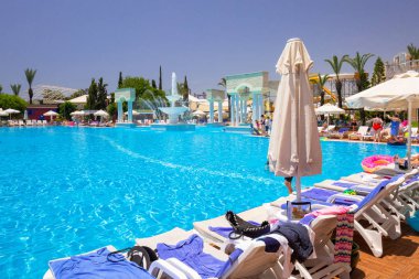 Side, Türkiye - 7 Haziran 2018: Güzel havuz alanı Tt Pegasos World resort Side, Türkiye yakın. Pegasos World Hotel 4 yıldızlı tesistir 9600 metrekare havuz alanları ile.
