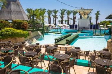 Side, Türkiye - 7 Haziran 2018: Güzel havuz alanı Tt Pegasos World resort Side, Türkiye yakın. Pegasos World Hotel 4 yıldızlı tesistir 9600 metrekare havuz alanları ile.