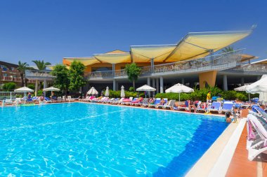Side, Türkiye - 7 Haziran 2018: Güzel havuz alanı Tt Pegasos World resort Side, Türkiye yakın. Pegasos World Hotel 4 yıldızlı tesistir 9600 metrekare havuz alanları ile.