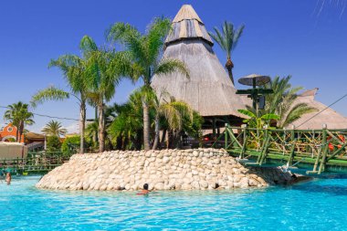 Side, Türkiye - 8 Haziran 2018: Güzel havuz alanı Tt Pegasos World resort Side, Türkiye yakın. Pegasos World Hotel 4 yıldızlı tesistir 9600 metrekare havuz alanları ile.