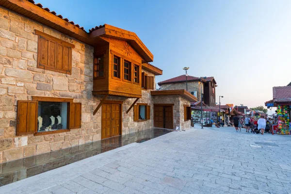 トルコ 2018 はトルコ側の町のショッピング エリア 側は南トルコの地中海沿岸にあったギリシアの古代都市です — ストック写真