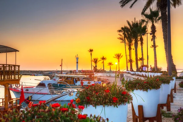 Schöner Hafen Mit Booten Der Seite Bei Sonnenuntergang Türkei — Stockfoto