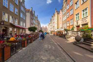 Gdansk, Polonya - 1 Eylül 2018: Gdansk, Polonya eski şehir mimarisi. Gdansk tarihi Lehçe Pomerania ortaçağ eski şehir mimarisi ile başkentidir.