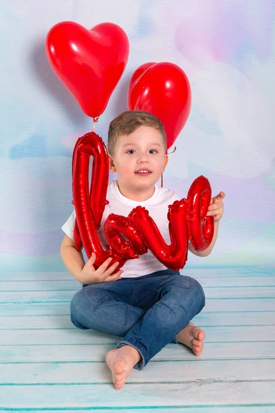 Bambino Bambino Con Palloncino Rosso Cuore Segno Amore Concetto San — Foto Stock