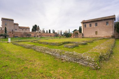 Eski Roma, İtalya 'daki Tempio di Eliogabalo harabeleri