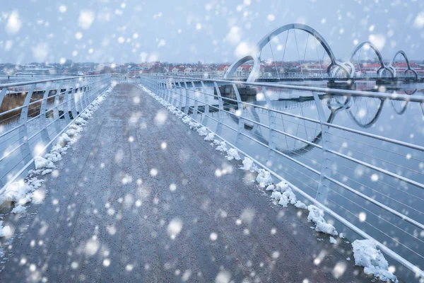 Solvesborgsbron Most Dla Pieszych Padającego Śniegu Południowej Szwecji — Zdjęcie stockowe
