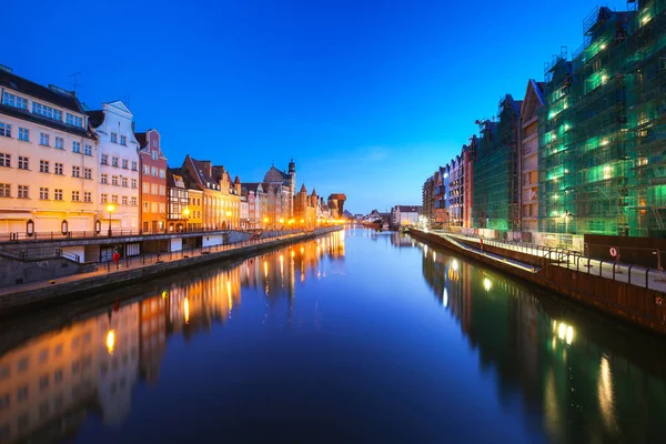 Beautiful old town of Gdansk with historic Crane at Motlawa rive — Stock Photo, Image
