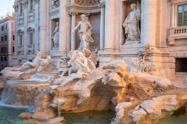 Trevi Çeşmesinin Roma, İtalya 'daki güzel mimarisi