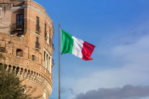 Italiensk Flag Saint Angel Castle Rom - Stock-foto