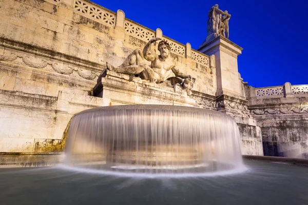 Fonte Monumento Nacional Roma Noite Itália — Fotografia de Stock