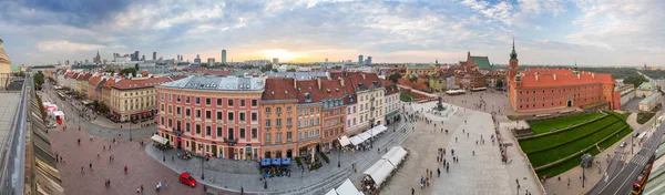 Panorama Placu Zamku Królewskiego w Warszawie miasto o zachodzie słońca, Po — Zdjęcie stockowe