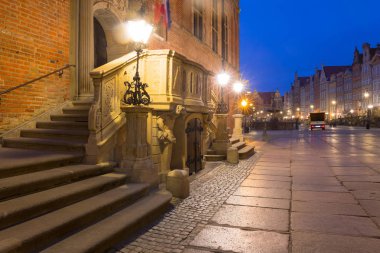 Şafakta Gdansk eski kent mimarisi, Polonya