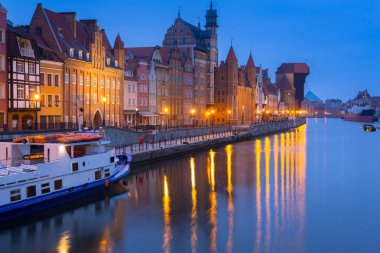 Güzel eski şehir, Gdansk Motlawa River, Polonya tarihi Vinçli