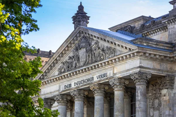 Edificio del Reichstag en Berlín, Alemania. Parlamento alemán . — Foto de Stock