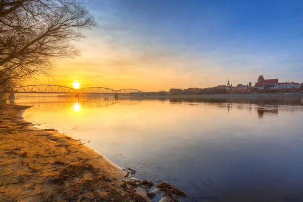 Úžasné Slunce Nad Řekou Visula Torunu Polsko — Stock fotografie