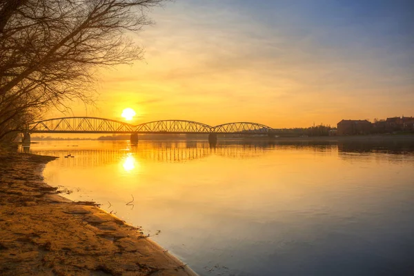 Pôr Sol Incrível Sobre Rio Vístula Torun Polônia — Fotografia de Stock