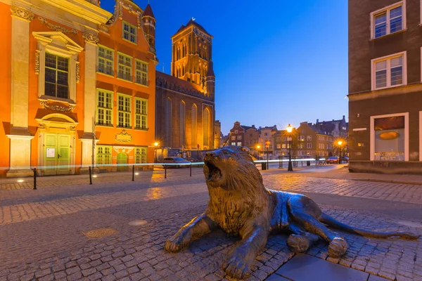 Eski Gdansk Kasabasının Mimarisi Bronz Aslan Heykelleri Polonya Nın Amblemi — Stok fotoğraf