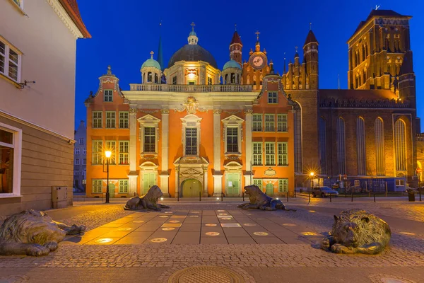 Архитектура Старого Города Гданьска Базиликой Святой Марии Польша — стоковое фото