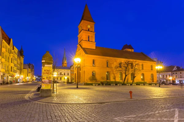 ポーランド トラン 2019年3月30日 夕暮れ時のトランの旧市街の建築 ポーランド トーランはポーランドで最も古い都市の一つであり 天文学者ニコラウス コペルニクスの発祥の地です — ストック写真