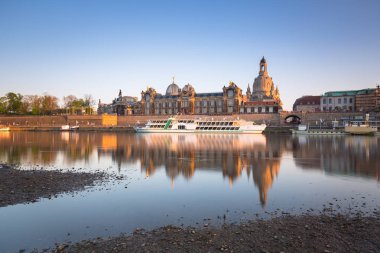 Elbe Nehri, Saksonya Dresden eski şehir şehir. Almanya