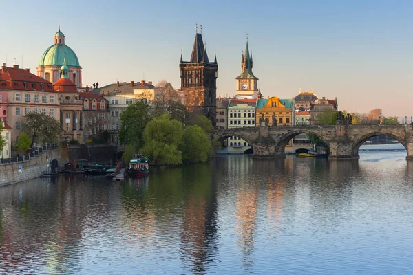 Hermosa Arquitectura Del Puente Charles Praga Amanecer República Checa — Foto de Stock