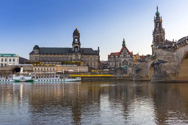 Dresden Germany April 2019 Cityscape Dresden Elbe River Augustus Bridge — Stock Photo, Image