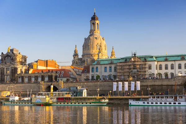 Dresde Alemania Abril 2019 Paisaje Urbano Dresde Río Elba Puente — Foto de Stock