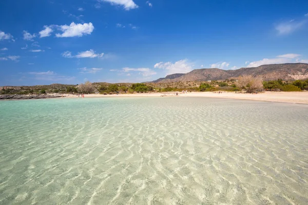 在希腊克里特岛上的粉色沙滩 Elafonissi — 图库照片