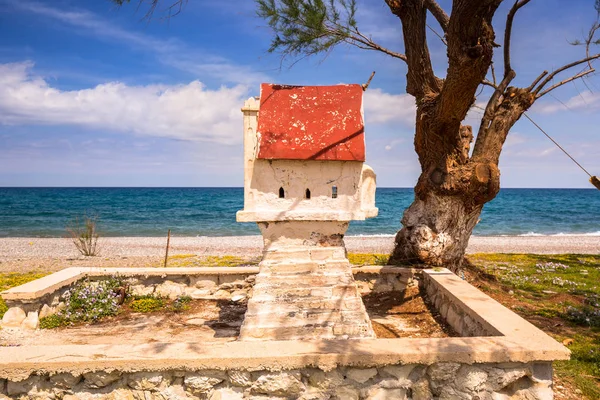 Ελληνικό Παρεκκλήσι Στην Παραλία Του Μάλεμε Στην Κρήτη Ελλάδα — Φωτογραφία Αρχείου