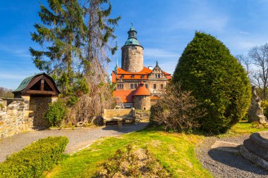 Aşağı Silezya Voivodeship, Polonya güneşli bir günde Güzel Czocha Kalesi