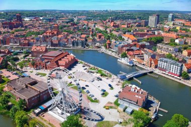 Gdansk 'ın eski şehir havadan görünüşü, Polonya yaz manzarası