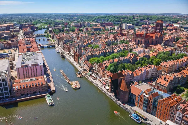 夏の風景の中にグダニスク旧市街の空中ビュー ポーランド — ストック写真