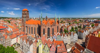 Polonya 'nın Gdansk kentindeki St. Mary Bazilikası Panoraması.