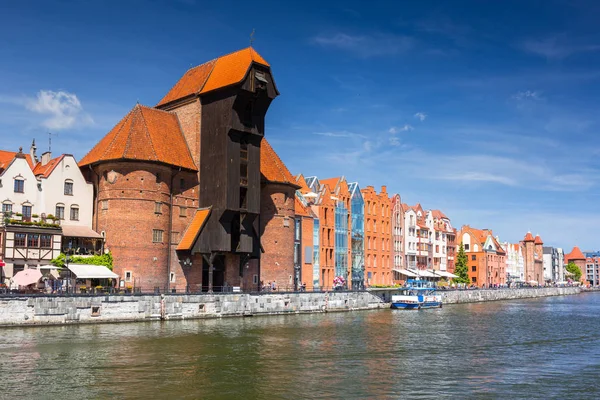 Vieille Ville Gdansk Avec Grue Portuaire Historique Reflétée Dans Rivière — Photo