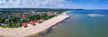 Sopot, Polonya ahşap iskele ile Baltık deniz kıyı şeridi Panorama