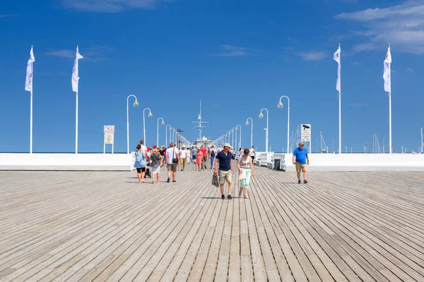 Σόποτ Πολωνία Ιουνίου 2019 Άνθρωποι Στην Προβλήτα Από Βαλτική Θάλασσα — Φωτογραφία Αρχείου