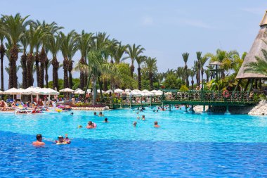 Side, Türkiye - 12 Haziran 2018: Güzel havuz alanı Tt Pegasos World resort Side, Türkiye yakın. Pegasos World Hotel 4 yıldızlı tesistir 9600 metrekare havuz alanları ile.