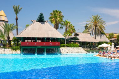 Side, Türkiye - 12 Haziran 2018: Güzel havuz alanı Tt Pegasos World resort Side, Türkiye yakın. Pegasos World Hotel 4 yıldızlı tesistir 9600 metrekare havuz alanları ile.