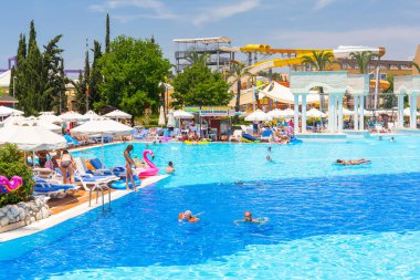 Side, Türkiye - 12 Haziran 2018: Güzel havuz alanı Tt Pegasos World resort Side, Türkiye yakın. Pegasos World Hotel 4 yıldızlı tesistir 9600 metrekare havuz alanları ile.
