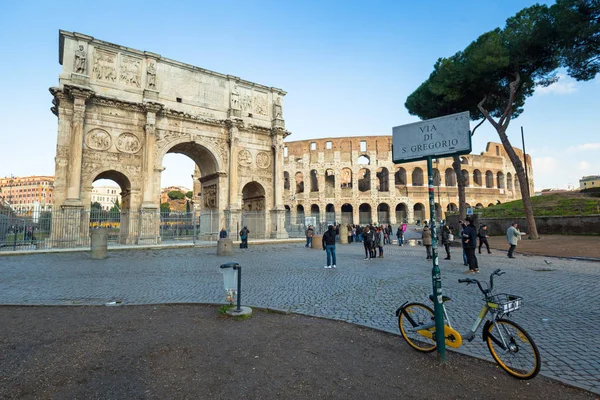 Rome Italy January 2019 People Colosseum Rome Evening Italy — Stock Photo, Image