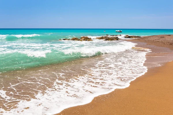 Πανέμορφη Παραλία Τοπίο Στην Τουρκική Ριβιέρα Κοντά Πλευρά — Φωτογραφία Αρχείου