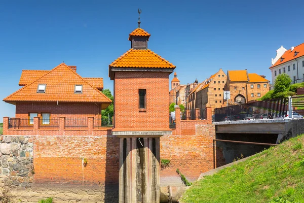 Όμορφη Αρχιτεκτονική Του Γκραντζάντου Σιταποθήκες Στον Ποταμό Wisla Πολωνία — Φωτογραφία Αρχείου