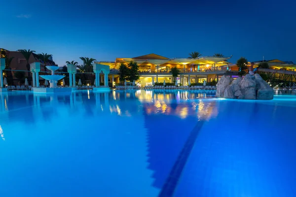 Lado, Turquía - 12 de junio de 2018: Hermosa zona de piscina de la TT Pega — Foto de Stock