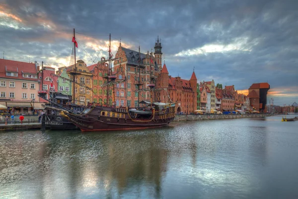 Gdansk Polonia Julio 2019 Hermosa Puesta Sol Sobre Río Motlawa — Foto de Stock