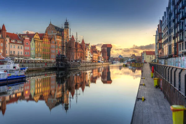 Danzica Polonia Luglio 2019 Bella Alba Sul Fiume Motlawa Danzica — Foto Stock