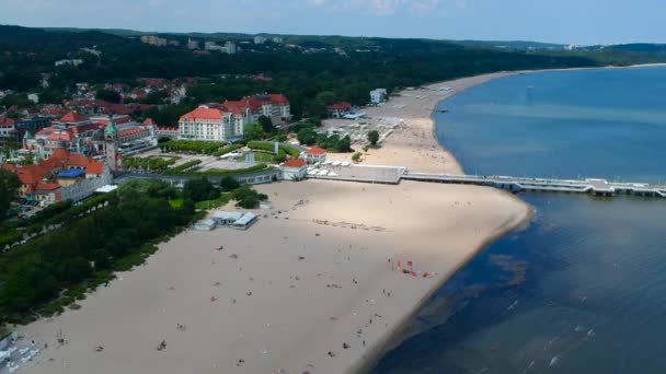 Letecký Pohled Pobřeží Baltského Moře Dřevěným Molu Sopot Polsku — Stock video