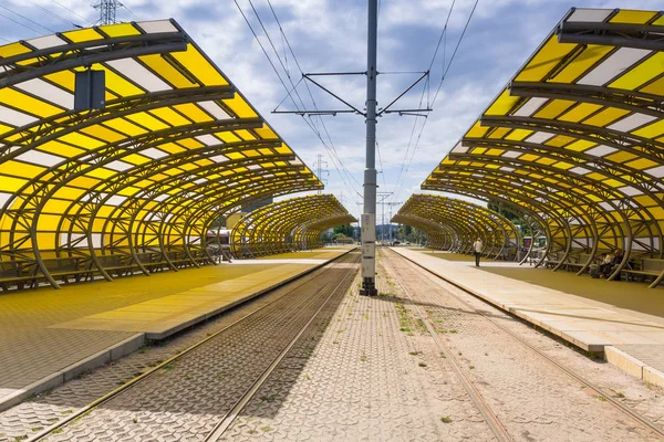 Gdaňsk Polsko Srpna 2019 Stanice Tramvaje Gdaňsku Krásnou Jantarovou Střechou — Stock fotografie